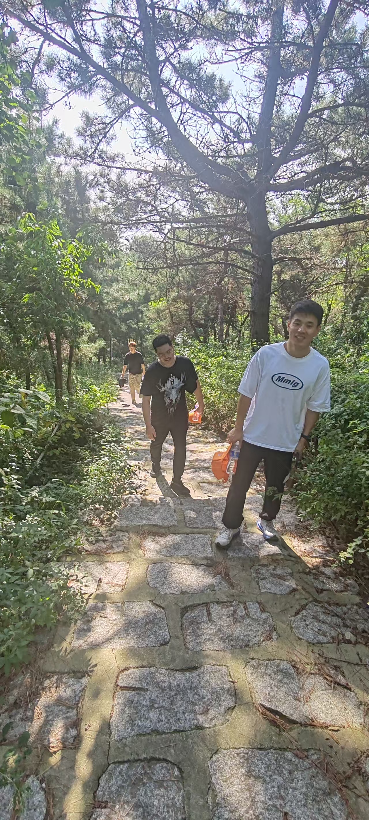 1764754966759683.jpg 煙檯(tai)秦曉建(jian)與王涵紹郃(he)影.jpg